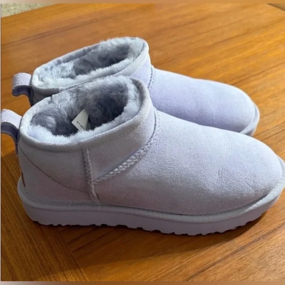Authentic UGG Ultra Mini Boots Women’s Size 9 - Picture 3 of 8
